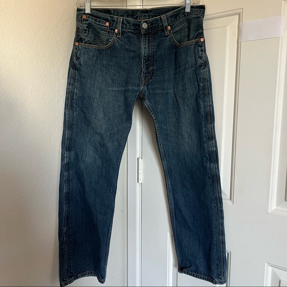 LEVI’S • 514 Relaxed Fit Dark Wash Jeans Size 36 Length 30’